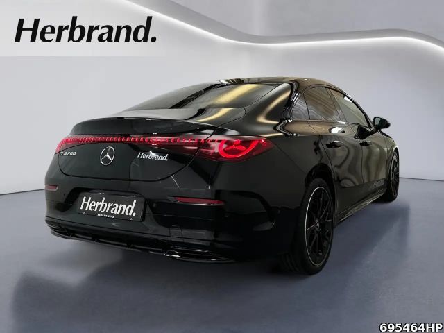 Mercedes-Benz CLA 200 AMG Line Coupé