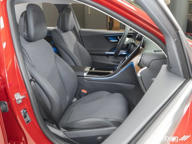 Mercedes-Benz C 200 AVANTGARDE Sedan