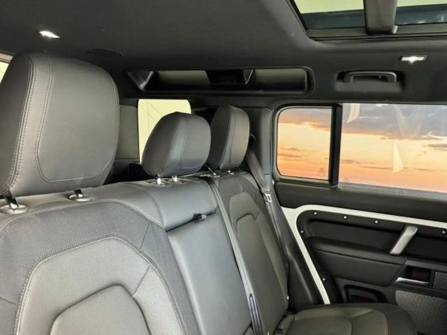 Land Rover Defender 110 AWD D300 HSE