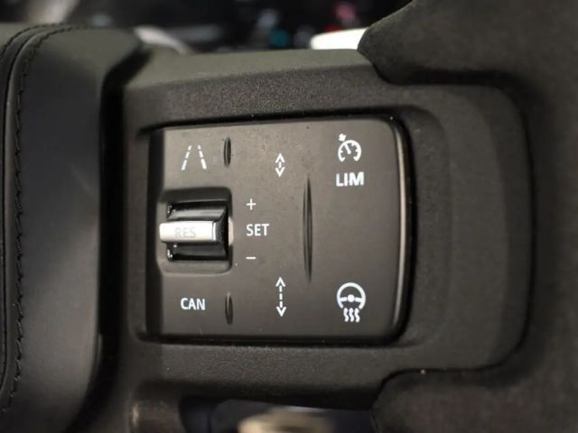 Land Rover Defender 110