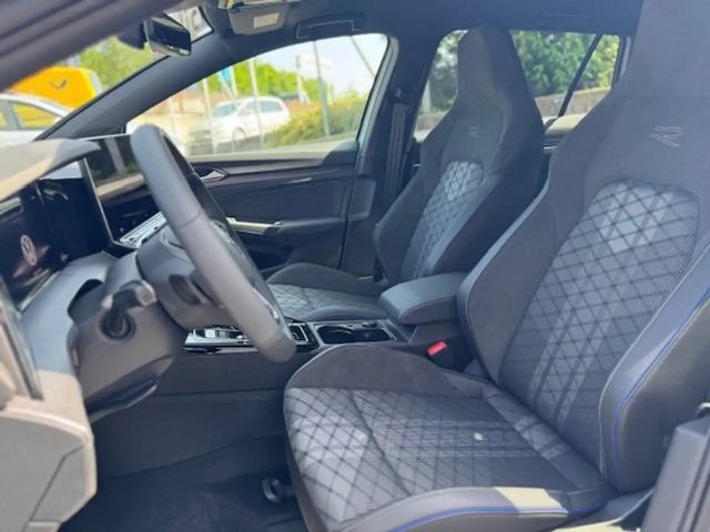 Volkswagen Golf 1.5 eTSI DSG R-Line Variant