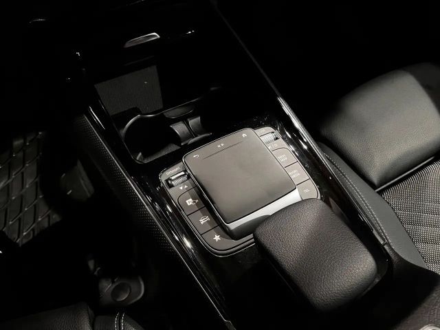 Mercedes-Benz GLB 200 4MATIC GLB 200 d Style