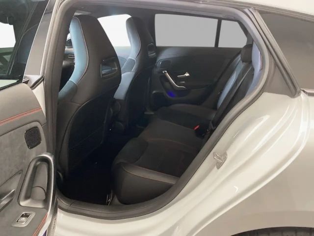 Mercedes-Benz CLA 180 CLA