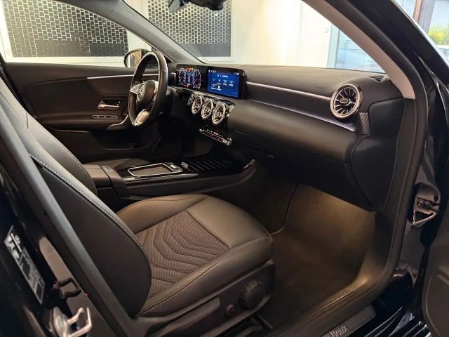 Mercedes-Benz A 180 A 180 d