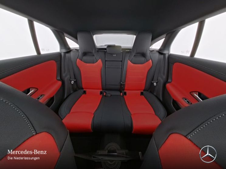 Mercedes-Benz CLA 200 AMG Line Shooting Brake