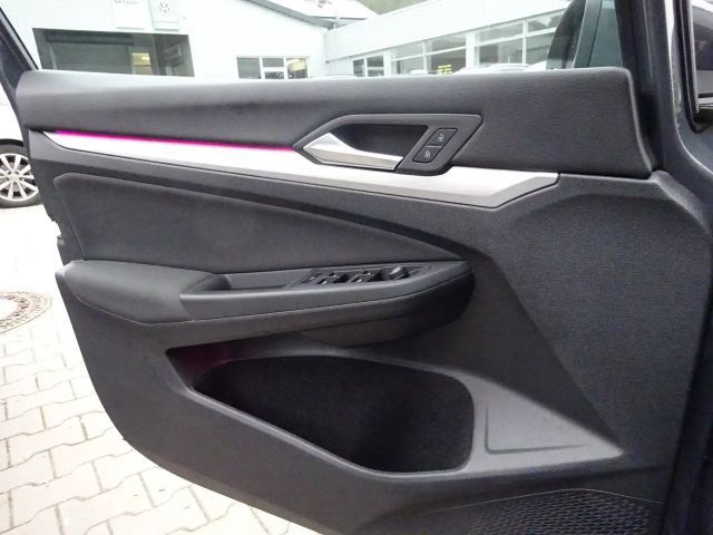 Volkswagen Golf 1.5 eTSI DSG Life Variant