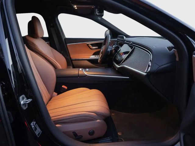 Mercedes-Benz E 200 AVANTGARDE E 200 d Sedan