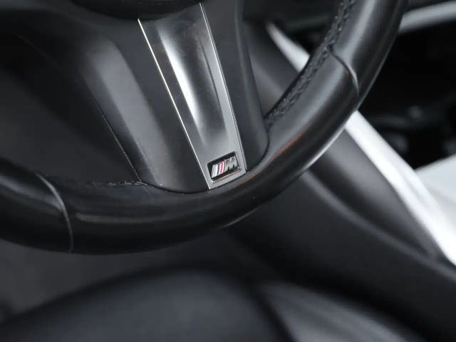 BMW 320 320i M-Sport Sedan