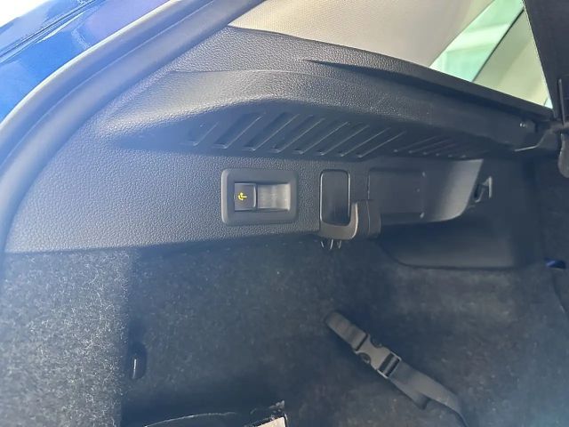 Skoda Kamiq 1,0 TSI SC *AHK schwenkbar, Sitzheizung*