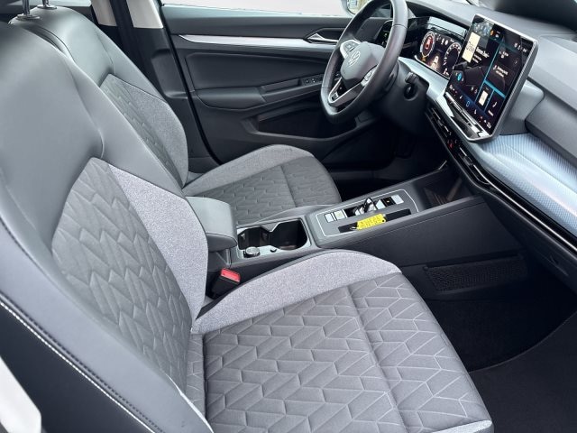 Volkswagen Golf 1.5 eTSI DSG Golf VIII