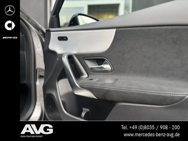 Mercedes-Benz A 180 A 180 Special Edition AHK LED Distr Night RF-Kam