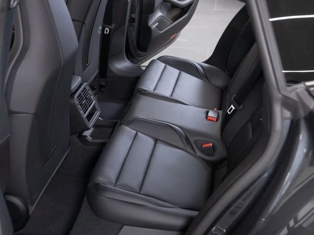 Porsche Taycan 4 Cross Turismo