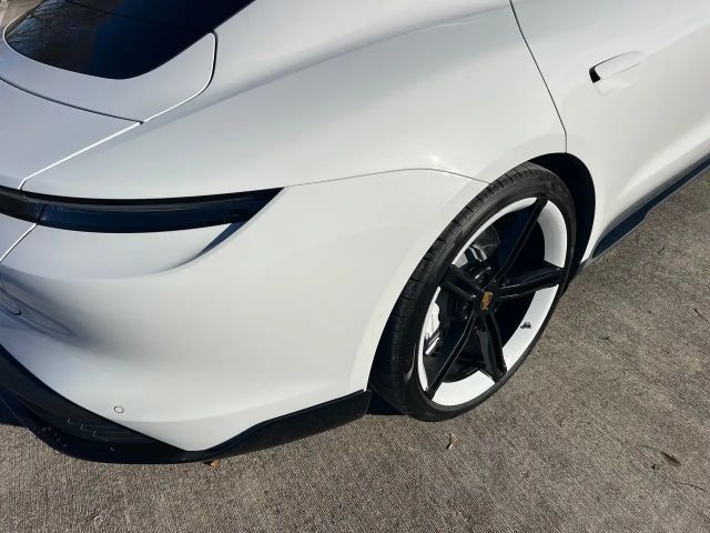 Porsche Taycan Performance Plus