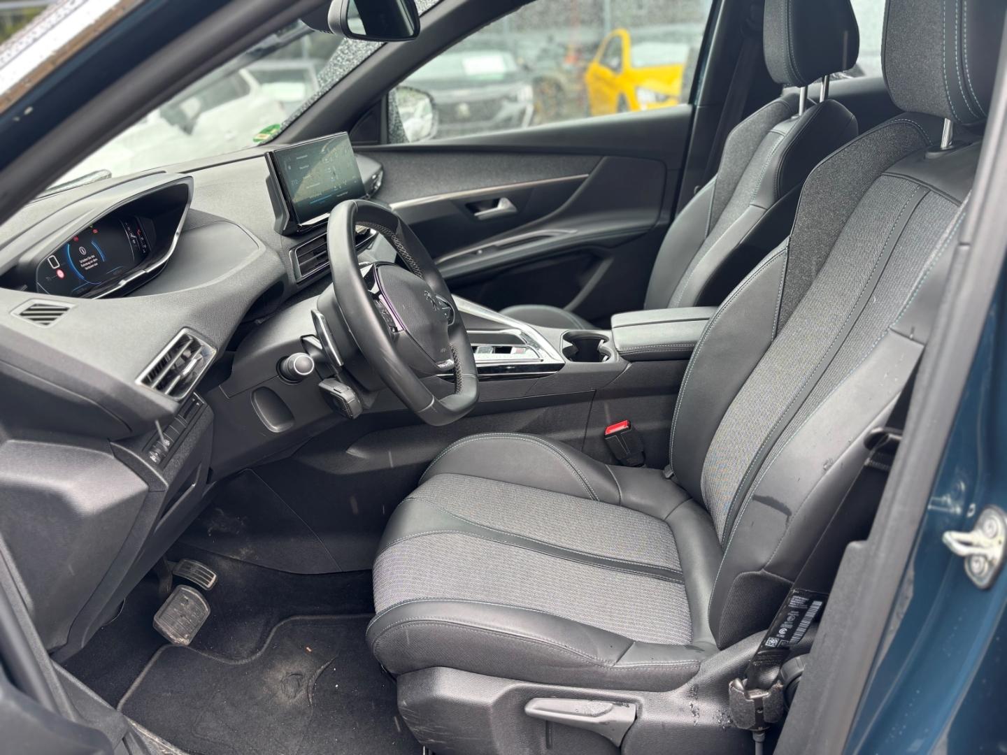 Peugeot 3008 Allure Pack EAT8 HDi