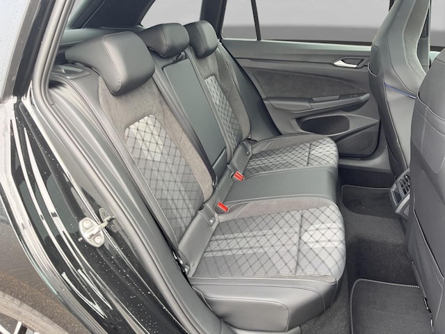 Volkswagen Golf 1.5 eTSI DSG R-Line Variant