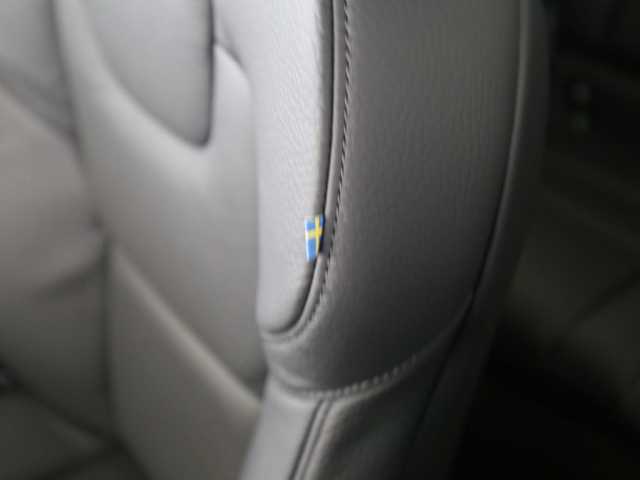 Volvo V60 AWD Dark Plus T6