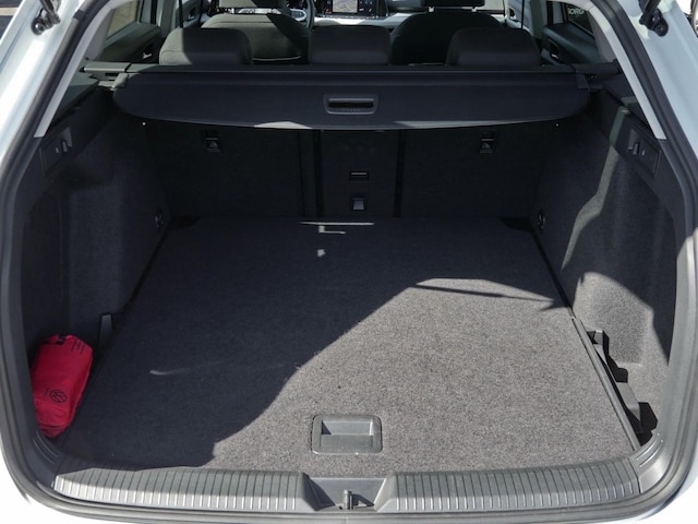 Volkswagen Golf 1.0 TSI Life Variant