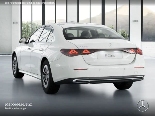 Mercedes-Benz E 200 AVANTGARDE Sedan