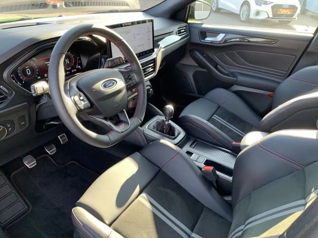 Ford Focus ST Line Wagon