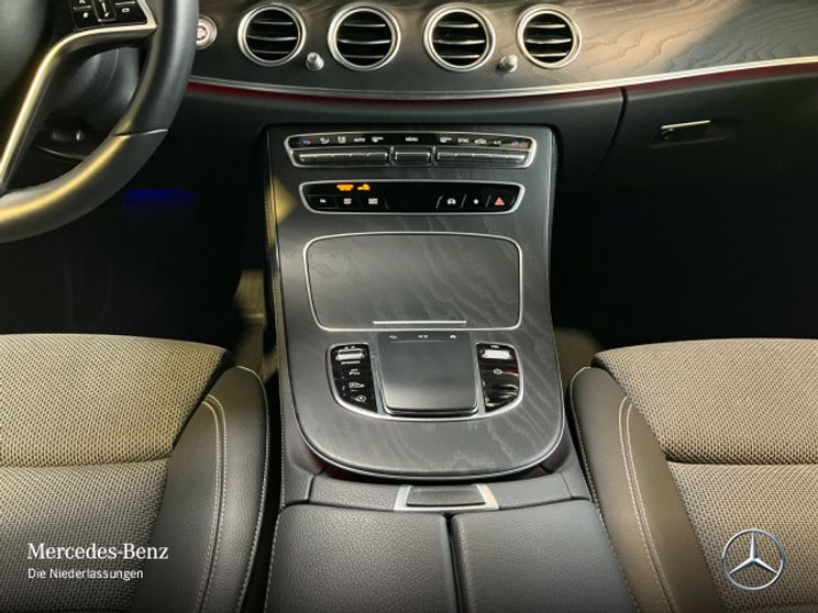 Mercedes-Benz E 220 4MATIC E 220 d Sedan