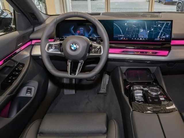 BMW 520 520d M-Sport Sedan