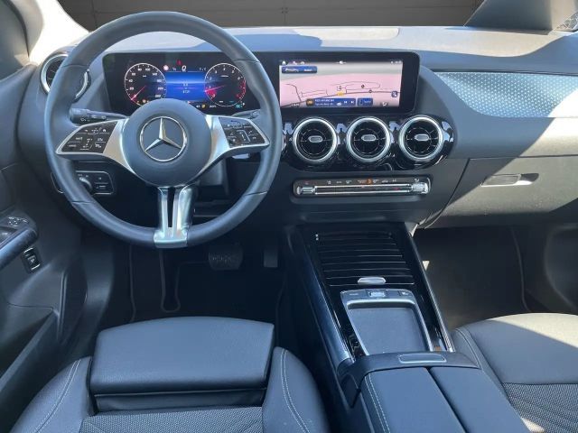 Mercedes-Benz B 200 Progressive Sedan