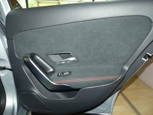 Mercedes-Benz A 200 AMG Line Hatchback