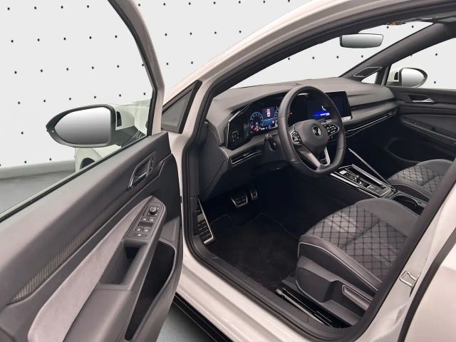 Volkswagen Golf 1.5 eTSI DSG IQ.Drive R-Line