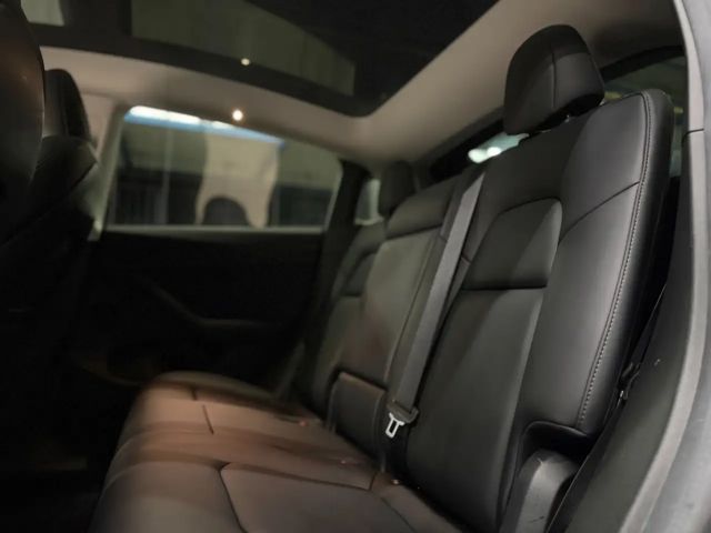 Tesla Model Y AWD Long Range