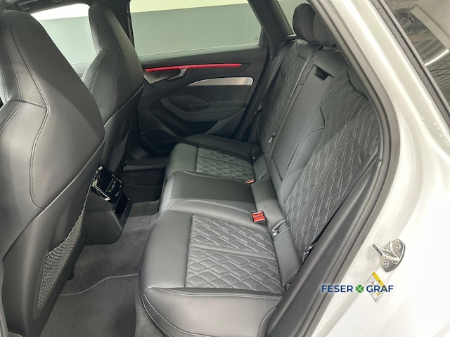 Audi A6 Avant Quattro S-Tronic