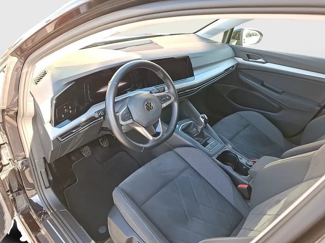 Volkswagen Golf Life Variant