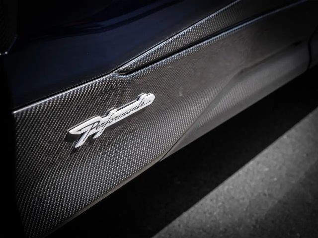 Lamborghini Urus Performante