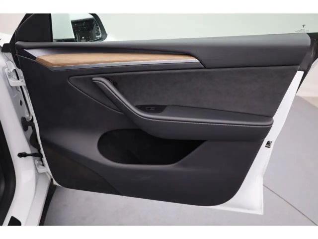 Tesla Model Y AWD Dual Motor