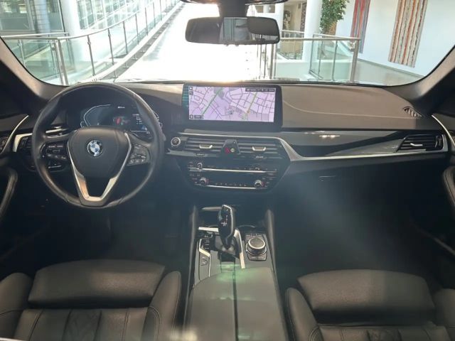 BMW 530 530e Sedan