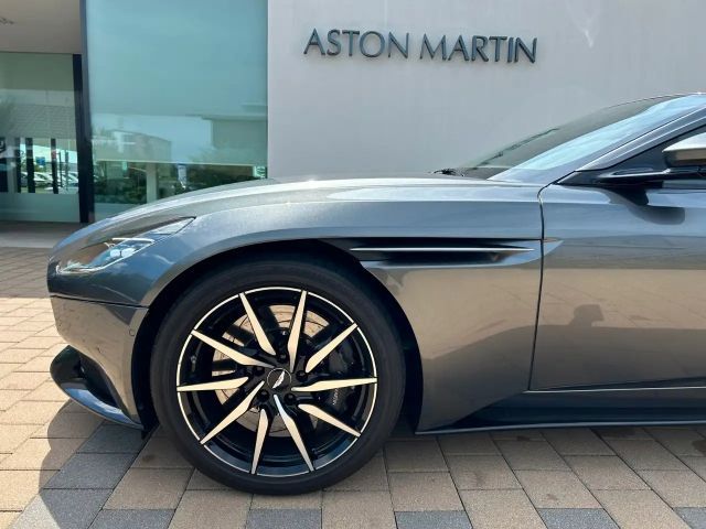 Aston Martin DB11 V8