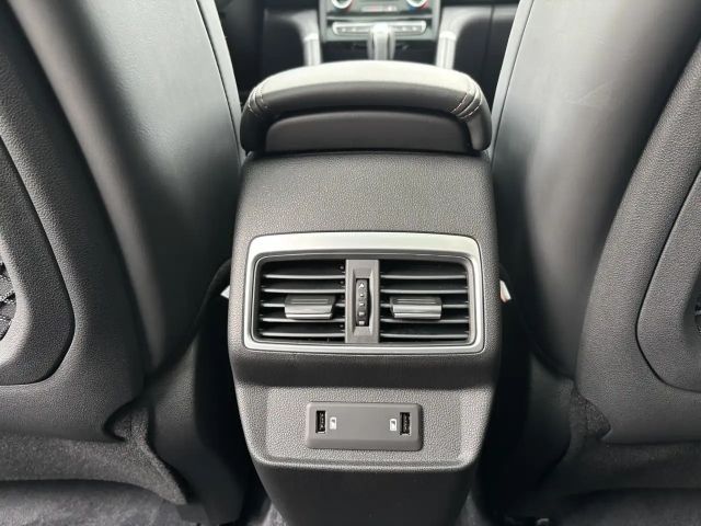 Renault Koleos Blue Initiale Paris