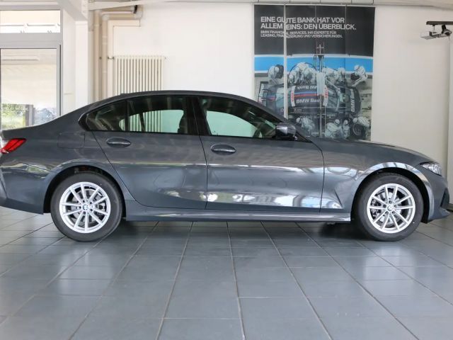 BMW 318 318i Sedan