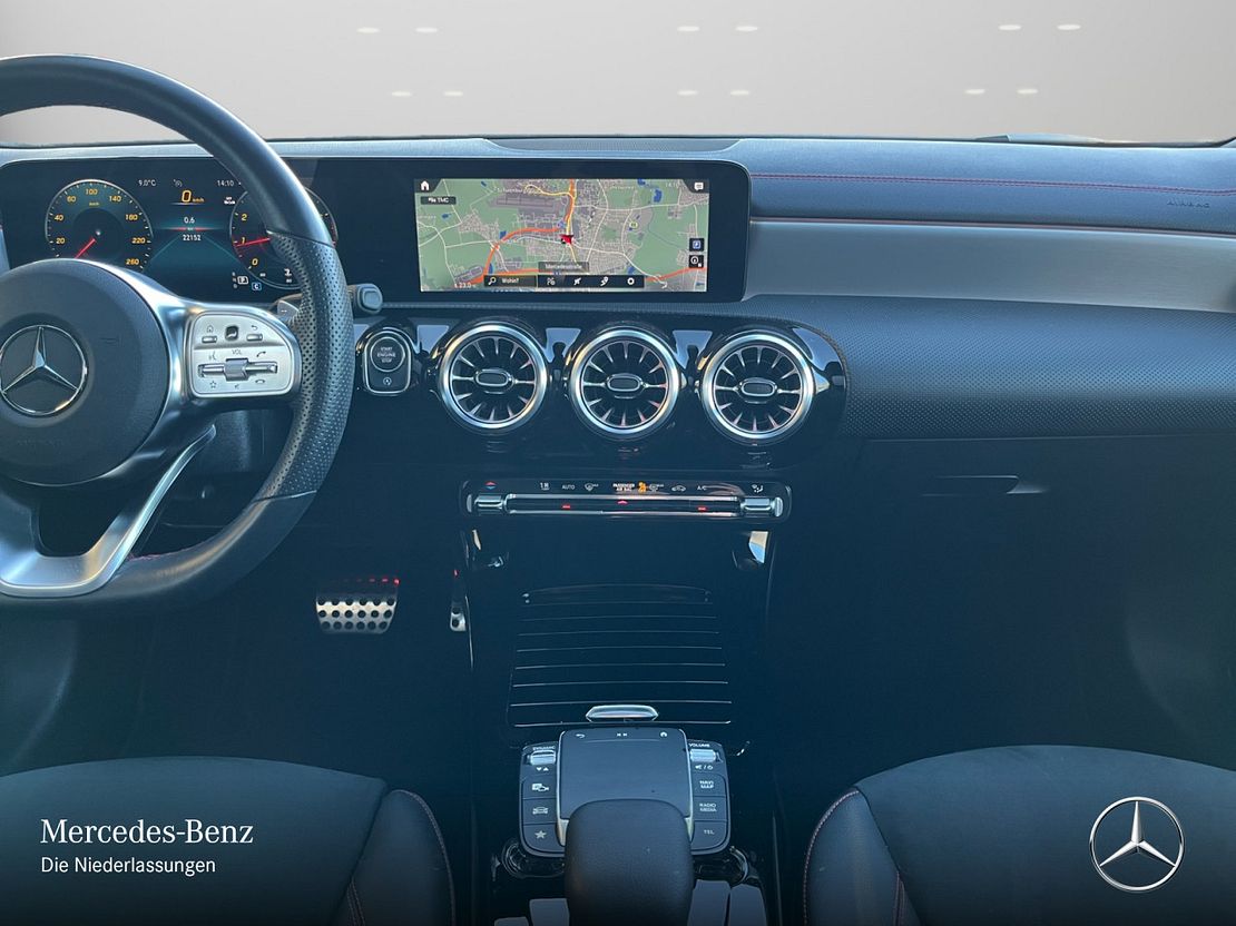 Mercedes-Benz CLA 200 AMG Line Coupé