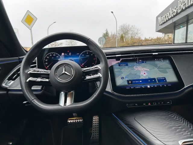 Mercedes-Benz E 220 AMG Line E 220 d Sedan