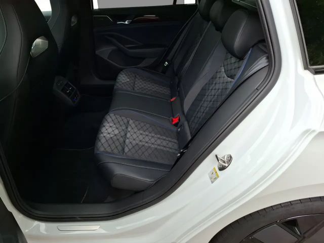 Volkswagen Passat R-Line Variant