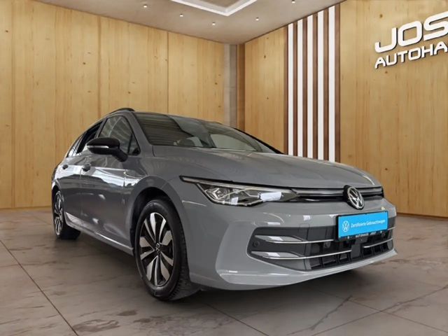 Volkswagen Golf 1.5 eTSI DSG Variant