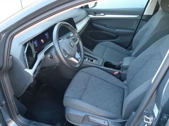 Volkswagen Golf Life Variant