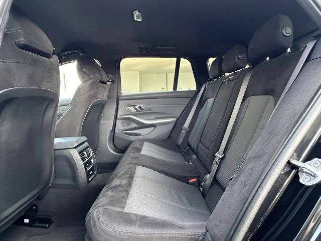 BMW 330 330d M-Sport Touring xDrive