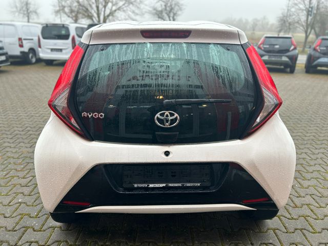 Toyota Aygo 5-deurs Play X-play