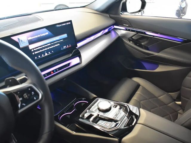 BMW 520 520d M-Sport Sedan