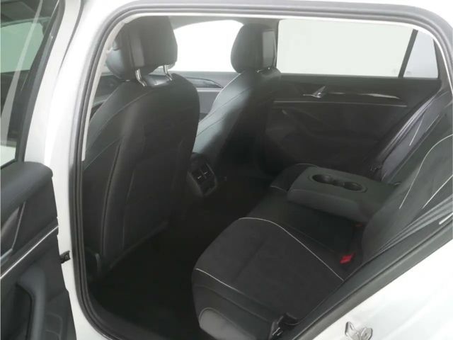 Volkswagen Passat 1.5 eTSI Business DSG