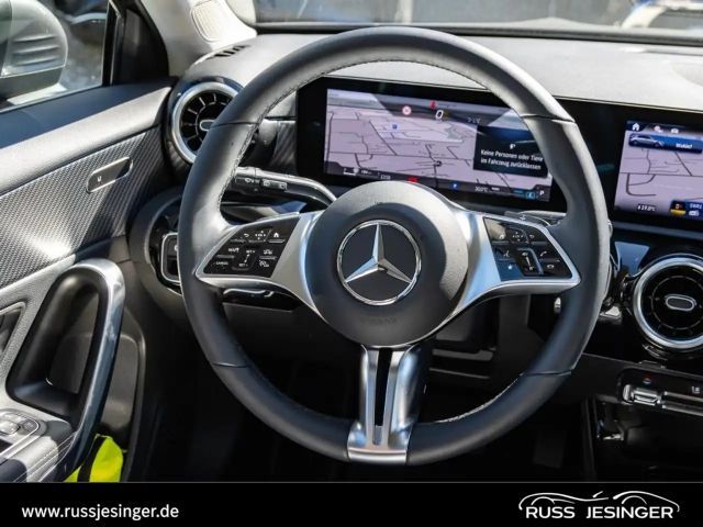 Mercedes-Benz A 200 Progressive