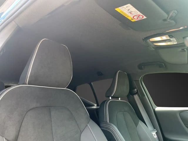 Volvo XC40 AWD Plus Recharge Twin Engine