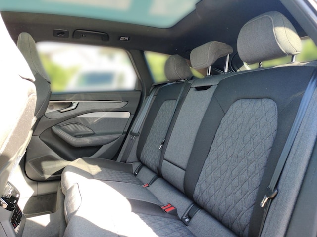 Audi A6 Avant Quattro S-Tronic