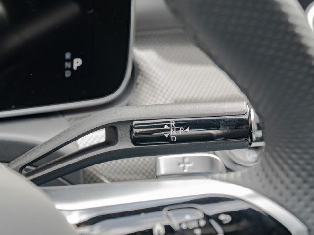 Mercedes-Benz C 200 AMG Line Sedan